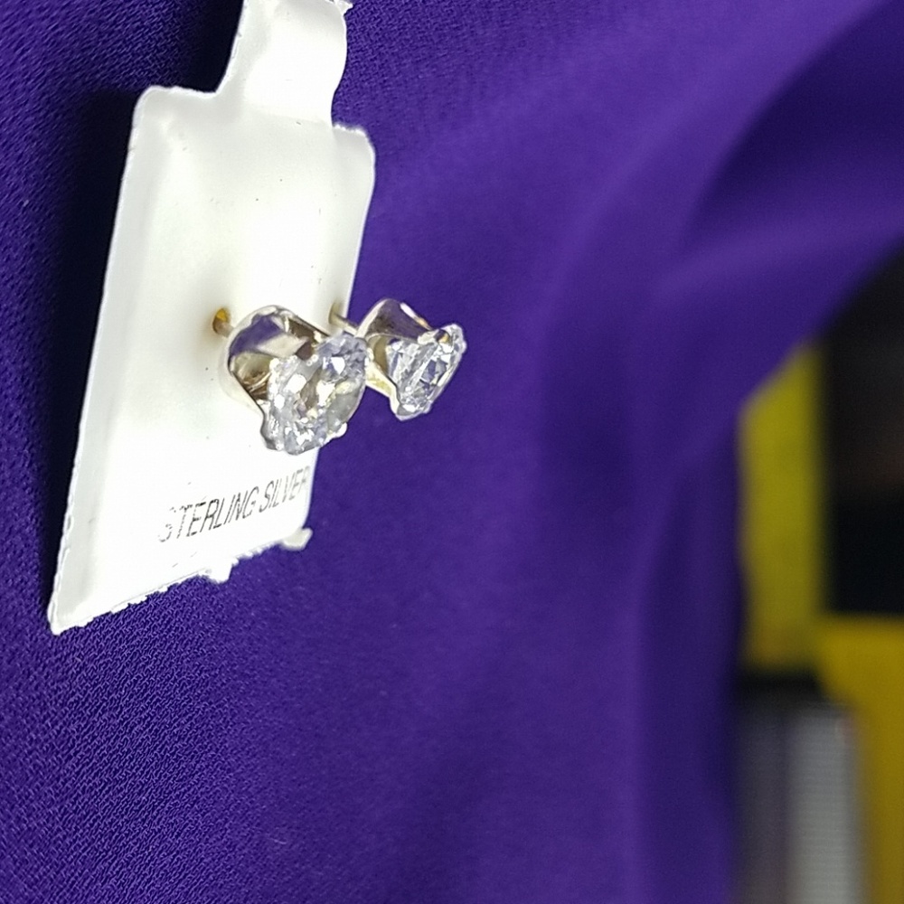 CZ Diamond stud earrings - Picture 2 of 3